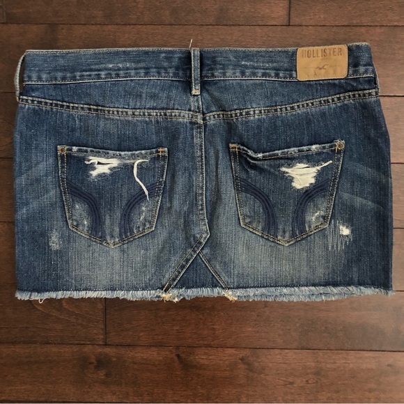 Hollister Dark Wash Distressed Denim Mini Skirt 7 - Picture 6 of 8